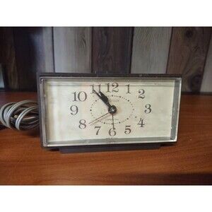 Vintage Westclox 22214 Simsbury Plastic Alarm Clock Tested Made in USA